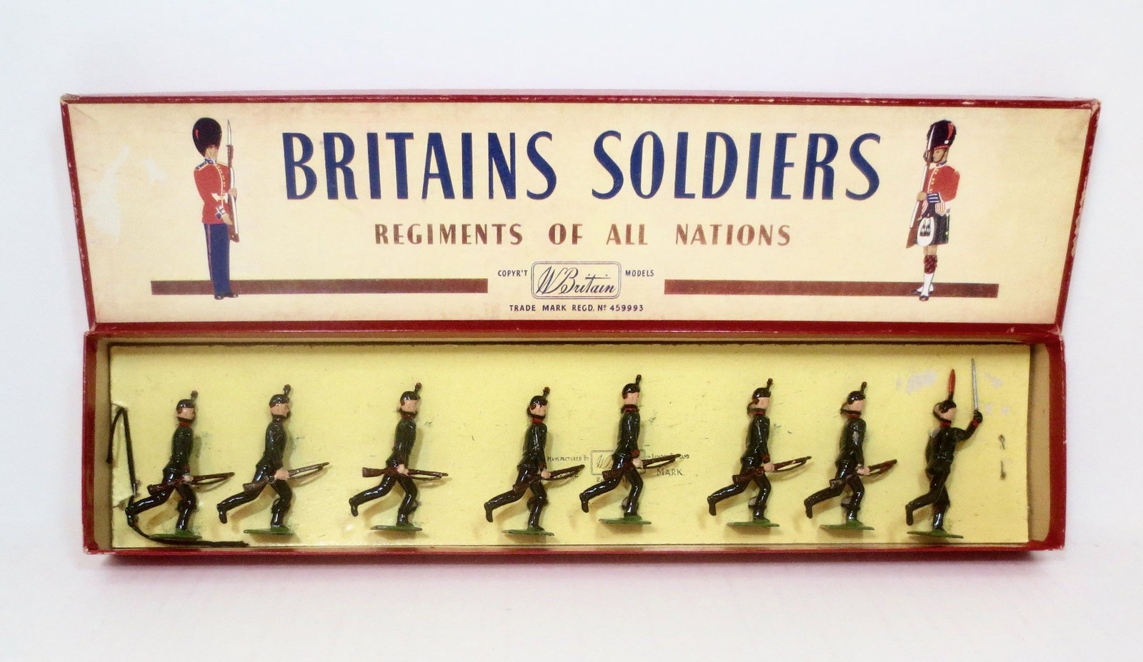 Britains #98 The King's Royal Rifle Corps: Post war issue. 8 pieces. Mint condition. Box excellent.