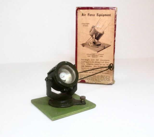 Britains #1640 Searchlight On Platform Base (1 of 1)