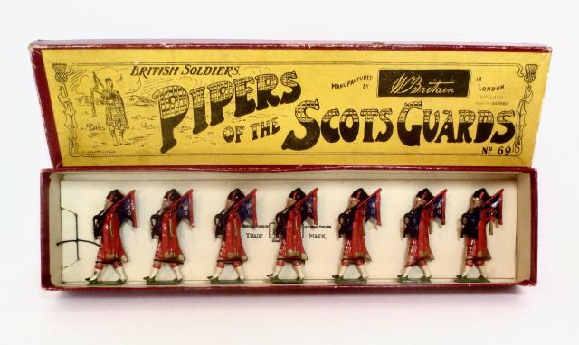 Britains #69 Pipers Of The Scots Guards (1 of 1)