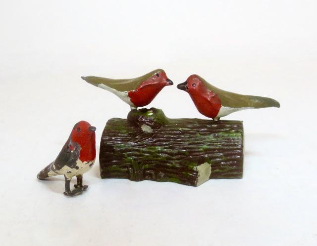 Britains Rare Christmas Novelty Robins on Nest (1 of 1)