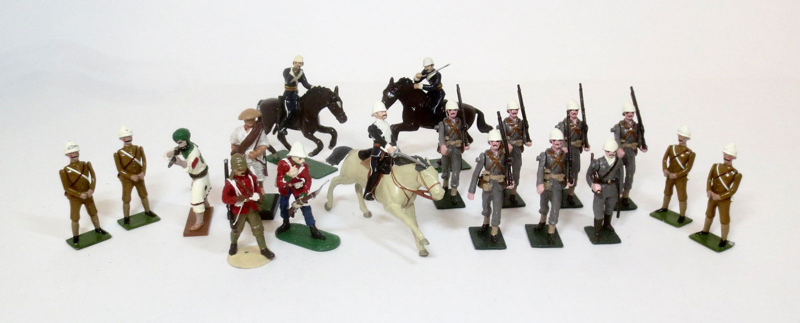Modern Makers Assortment of Soldiers (1 of 1)
