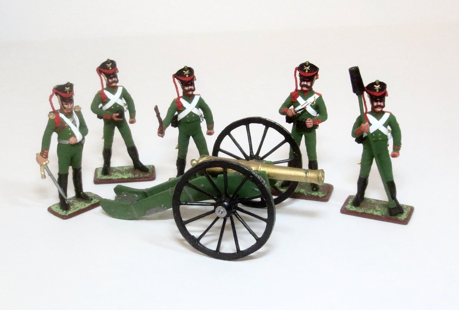 Russian Maker Napoleonic Artillery & Crew: 6 pieces. Near mint to excellent condition. Unboxed.