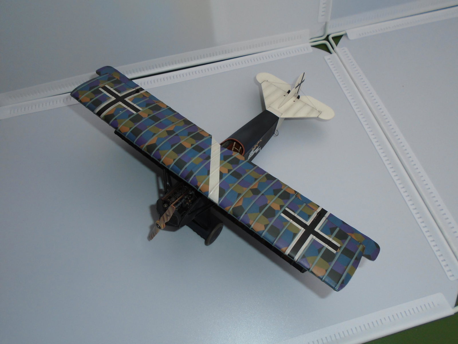John Jenkins Knights of the Skies ACE31: John Jenkins - ACE-31 - Knights of the Skies, Albatros DIII, Jasta 49, 1918, Lt. Franz Ray (1 pc) - Mint Condition. Box Excellent.