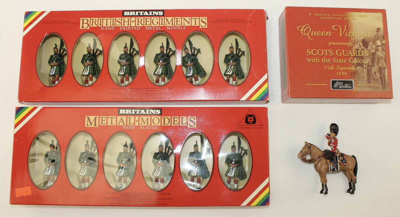 Britains Lot Scots Guards Highlander Pipers (1 of 4)