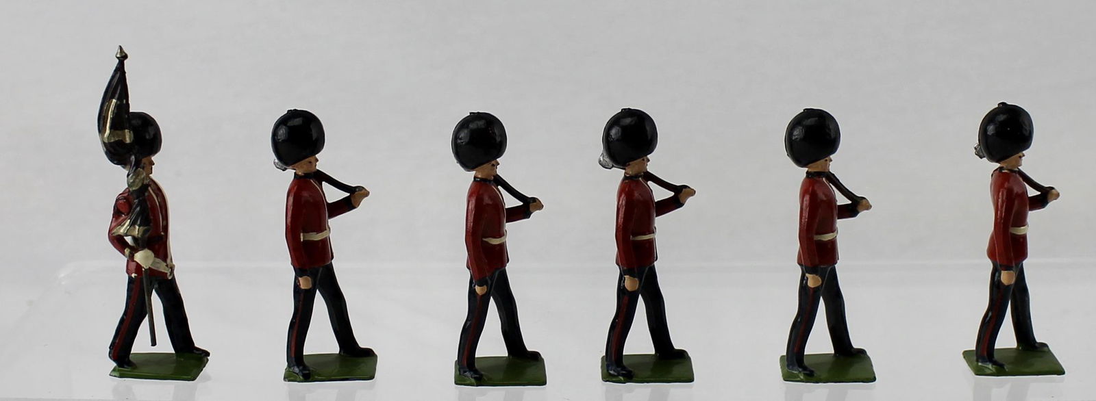 Britains Lot Scots Guards Pioneers (1 of 4)