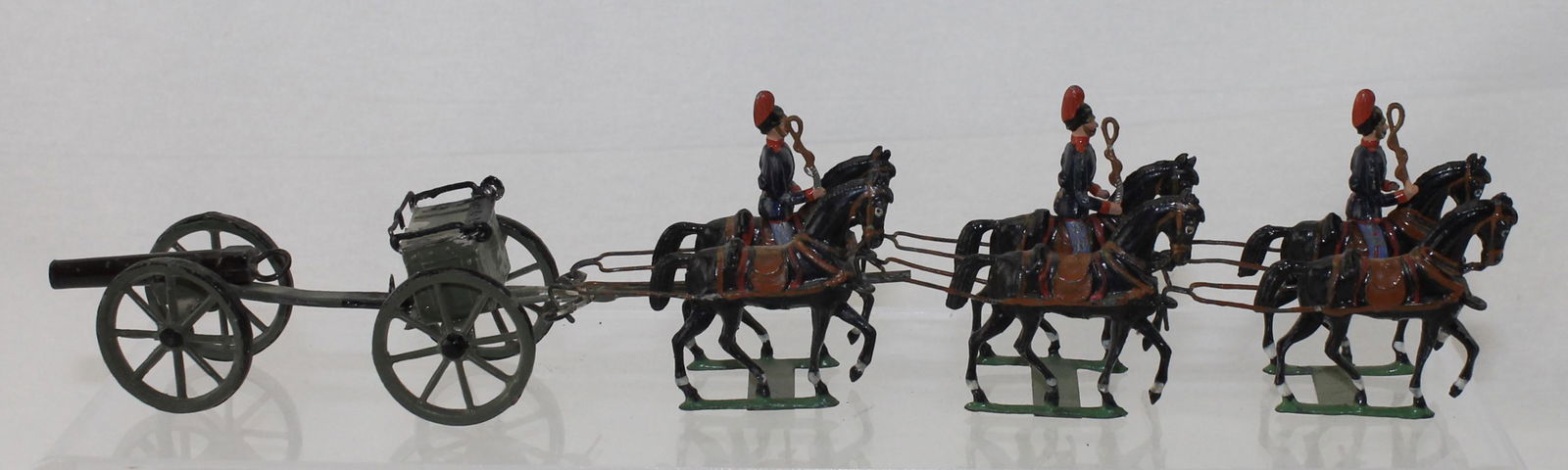 Heyde Lot 6 Horse American Gun Team: Size 2 (48mm). Lot includes Cannon, 6 Horses and 3 Riders. 8 Pieces. Condition Very Good. No Box.