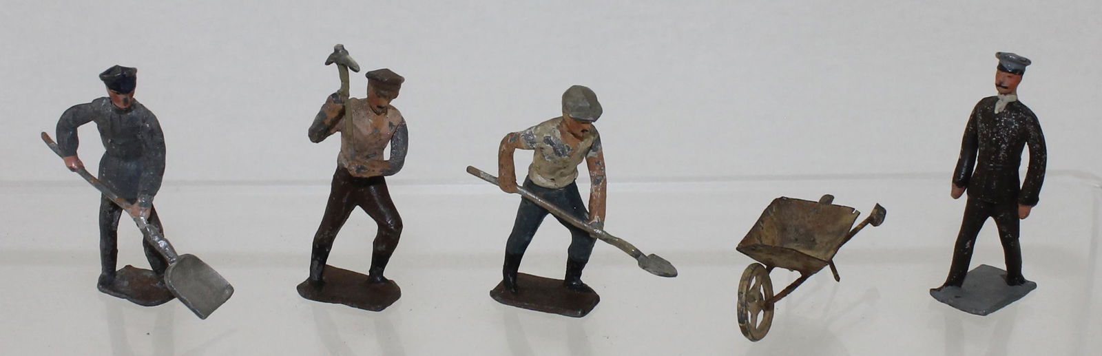 Heyde Lot Men Working with Tools (1 of 2)