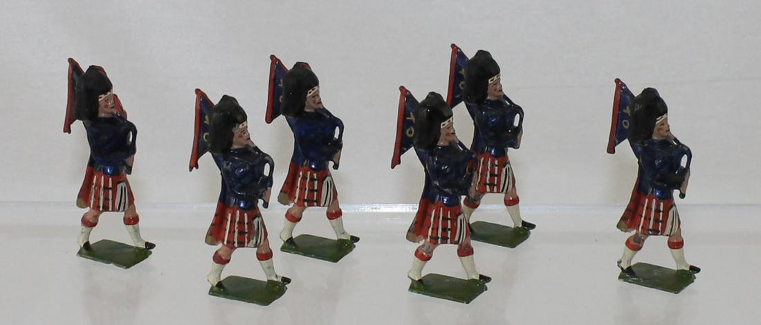 Britains Set 69 Scots Guards Pipers (1 of 3)