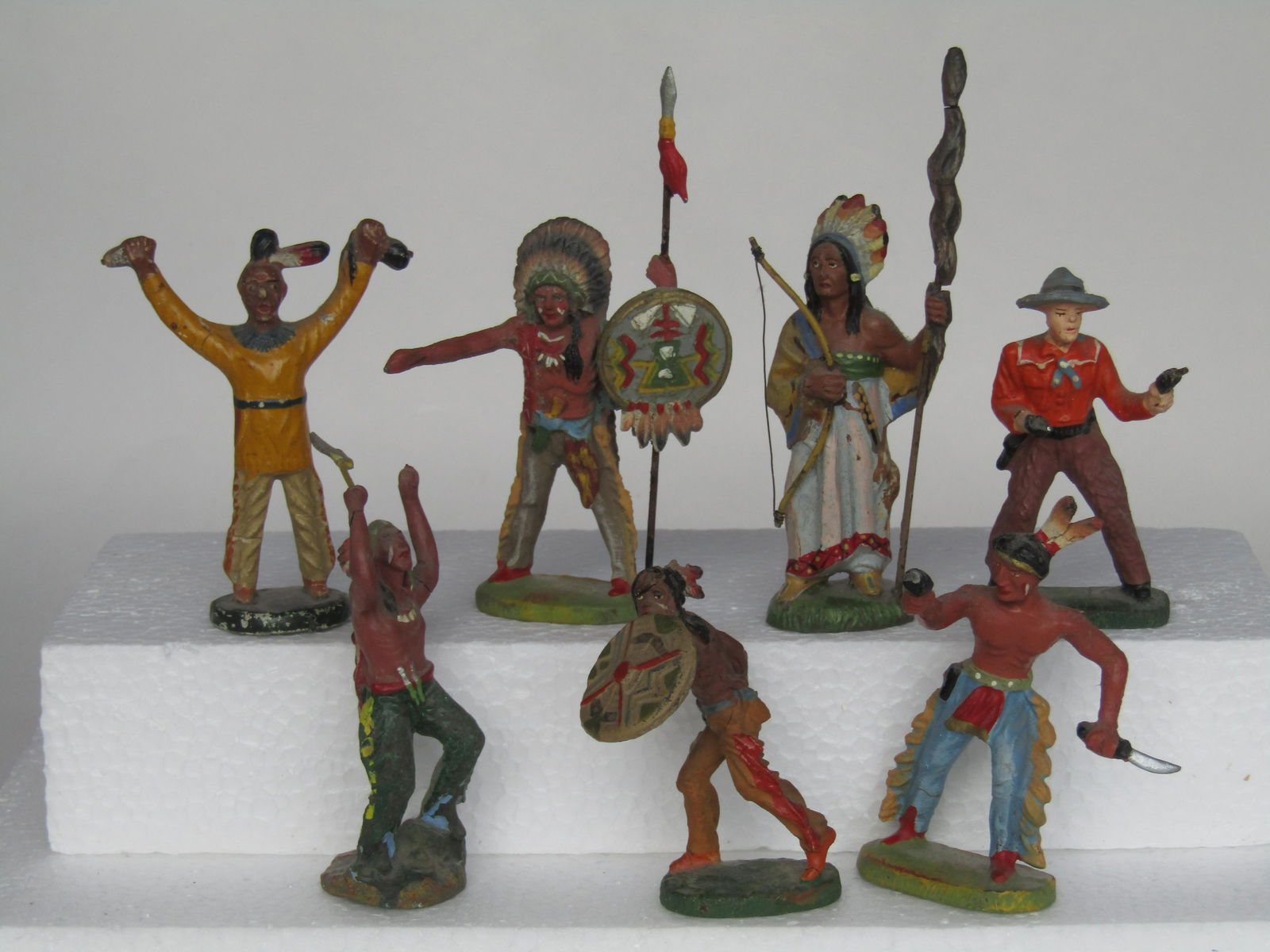 Elastolin & Lineol American Indian Braves (1 of 2)