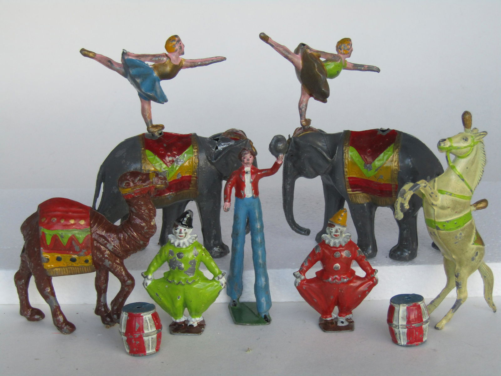 Circus figures (1 of 2)