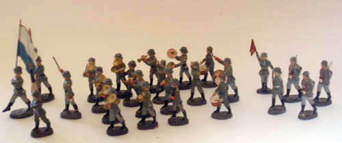 Elastolin 54mm German WWII Band and Flag Bearers e: Elastolin 54mm German World War Two Band and Flag Bearers etc. Pre War. 27 Pieces.