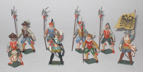 Spenkuch RARE Landsknechts 54 mm Scale: Spenkuch RARE Landsknechts 54 mm Scale. Officer, Flag Bearer Drummer and 5 Men with Spears. Unboxed. Pre War. 8 Pieces.