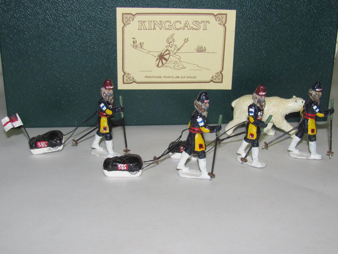 Kingcast Canadian Mounties on Skis: Kingcast Canadian Mounties on Skis Excellent. Boxed. 7pcs.