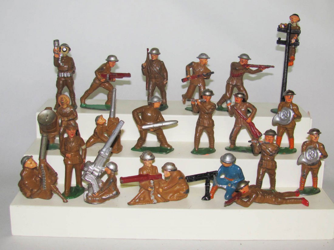 Manoil: & Barclay Infantry in Action: Manoil: & Barclay Infantry in Action vg 20pcs