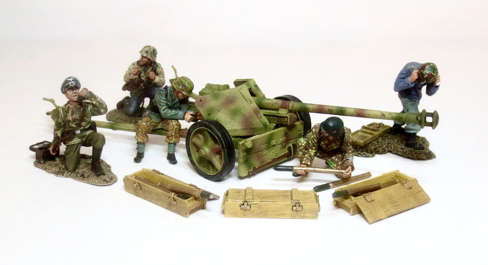 Figarti WW2 German Field Artillery: 9 pieces. Near mint condition. Unboxed. PAK Gun is Thomas Gunn