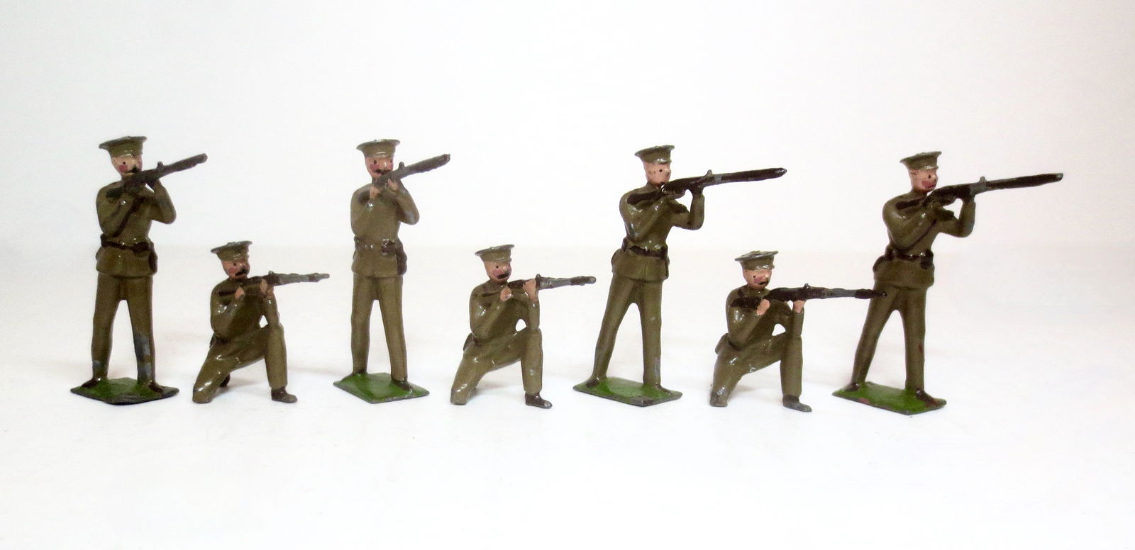 Britains From #1260 British Infantry Firing (1 of 1)