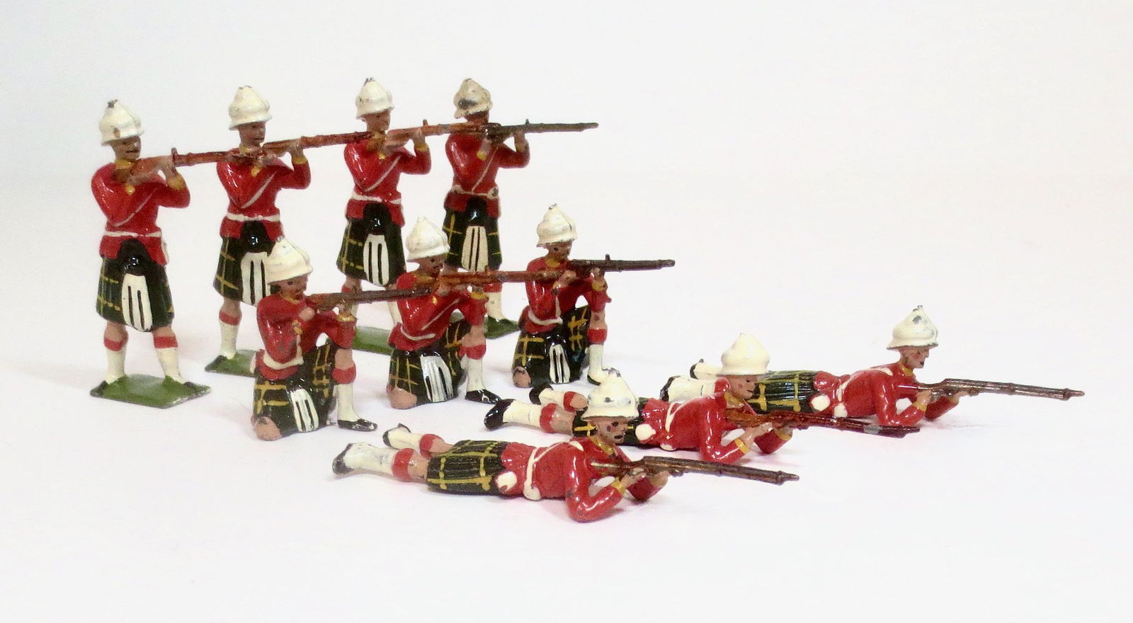 Britains #157 Gordon Highlanders Firing (1 of 1)
