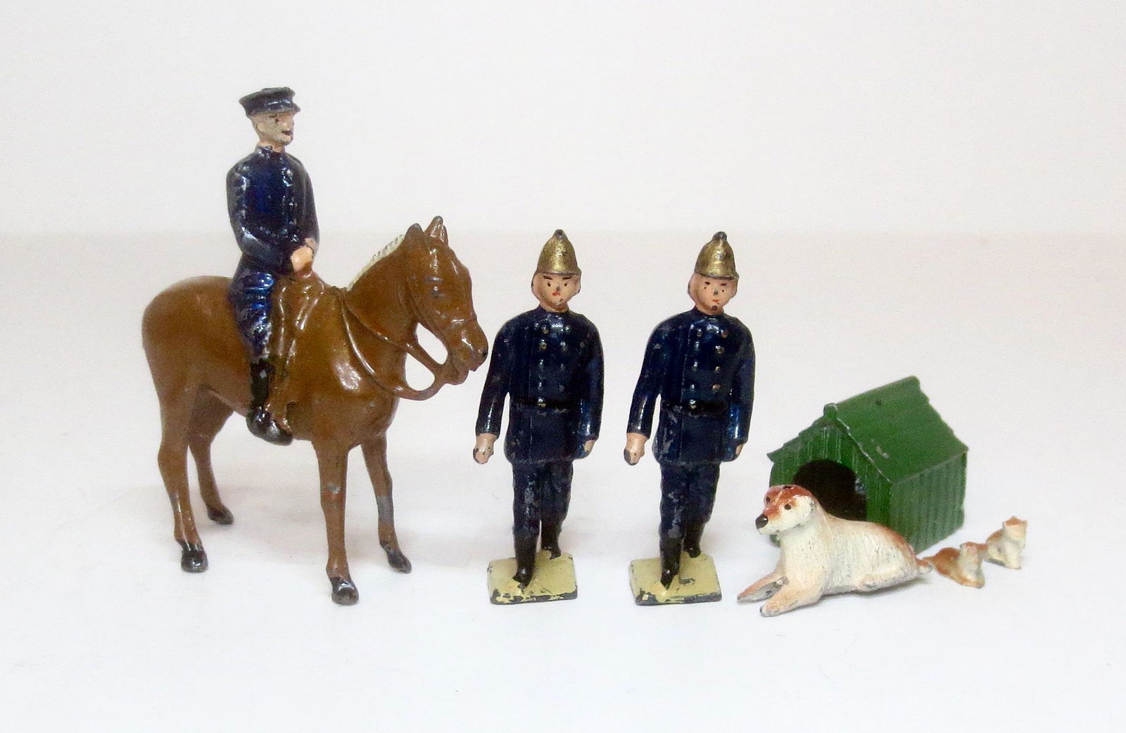 Taylor and Barrett Figures (1 of 1)