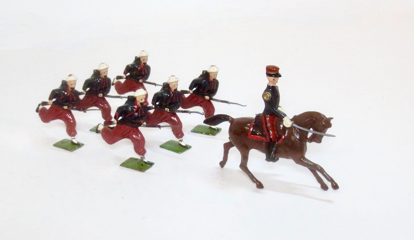 Britains #142 Zouaves Charging (1 of 1)