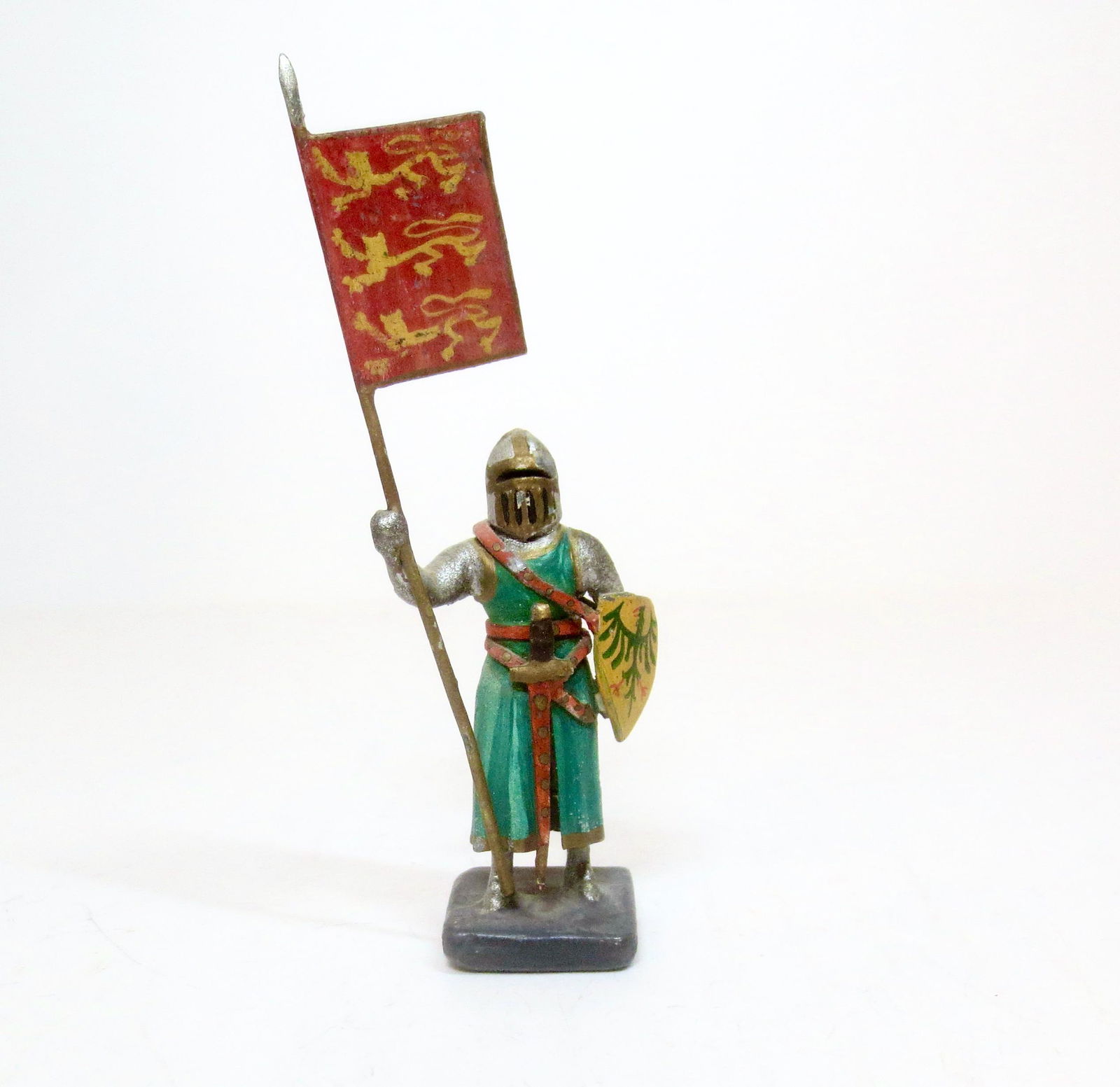F. Ping Richard I, Lionheart Standard Bearer (1 of 2)