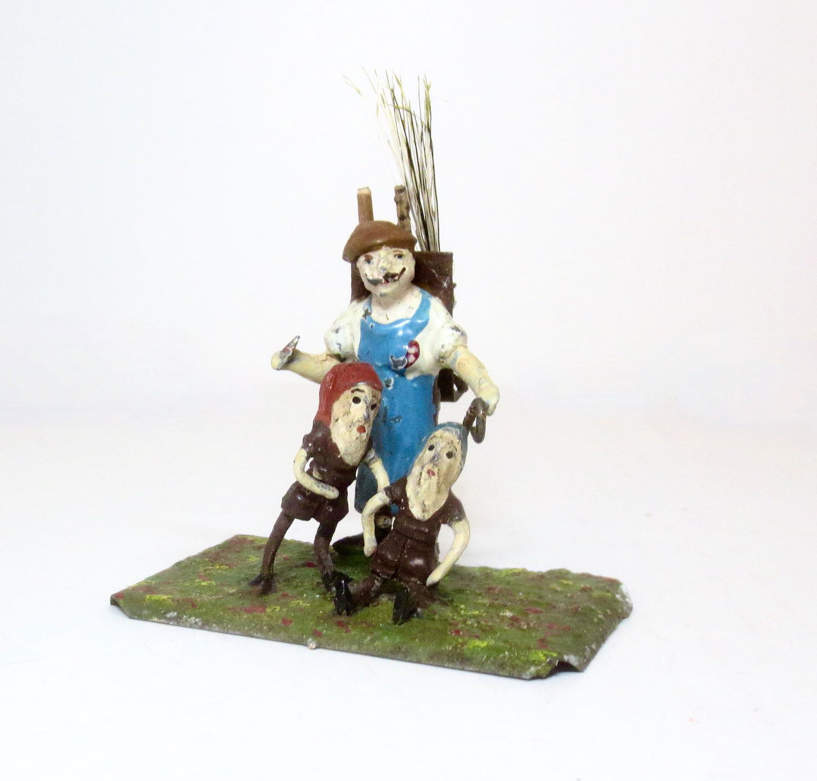 Heyde Woodsman with Elves: Wonderful piece. 60mm tall. Excellent condition. Unboxed.