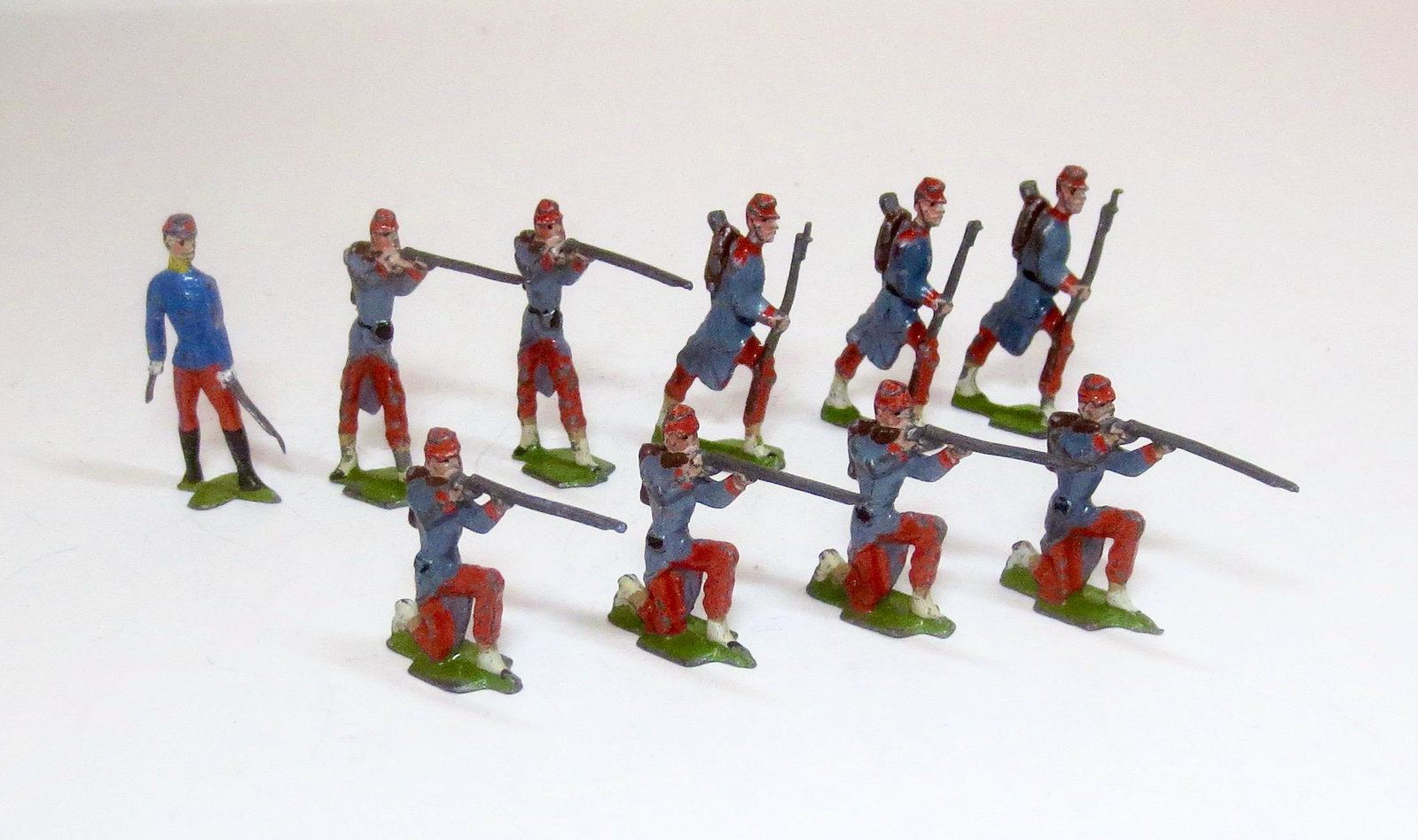 Haffner Demi Ronde French Infantry: 40mm tall. 10 pieces. Excellent to good condition (3 missing bayonets). Unboxed.
