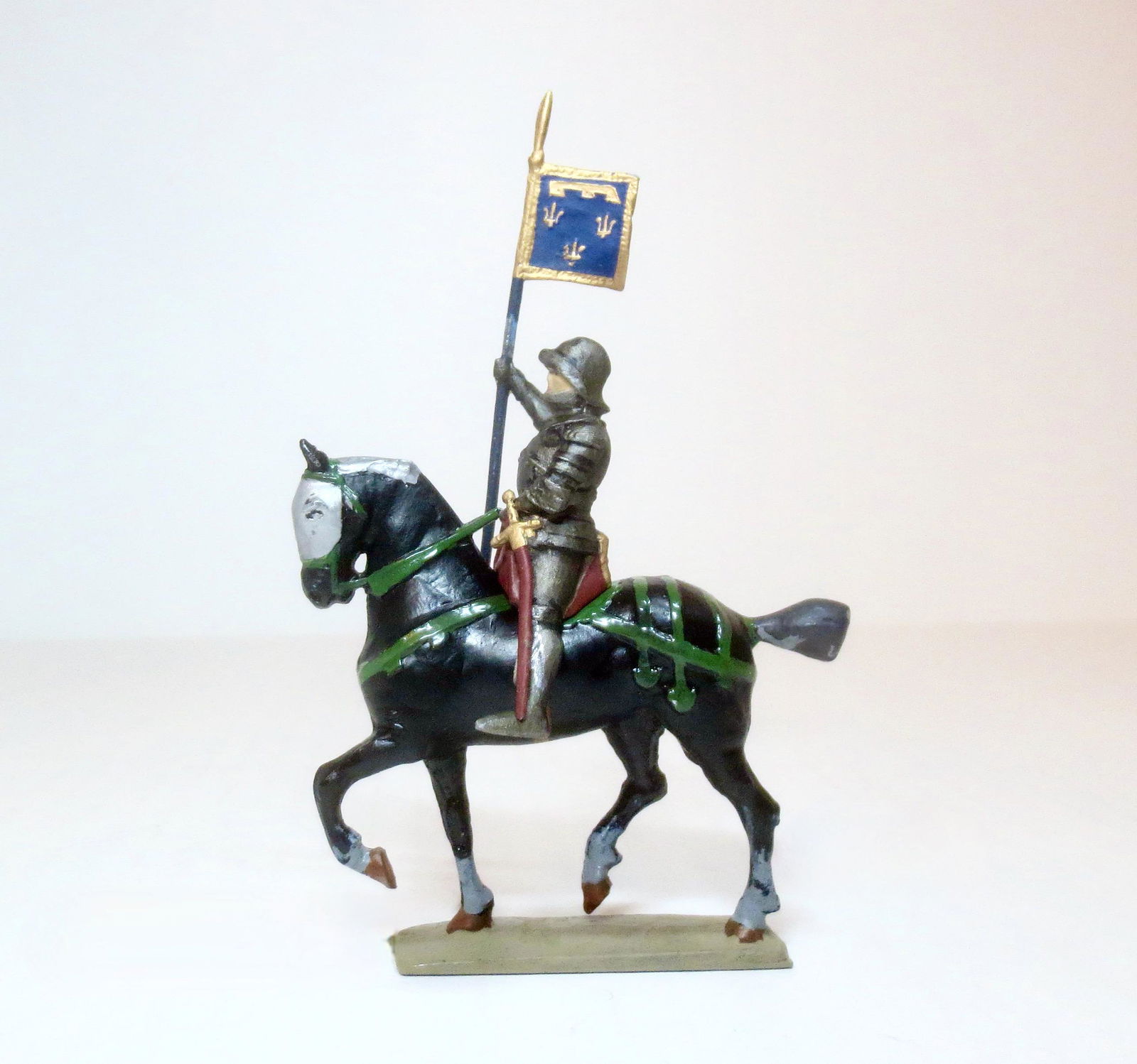 Vertunni RARE Mounted Chevalier Middle Ages (1 of 2)