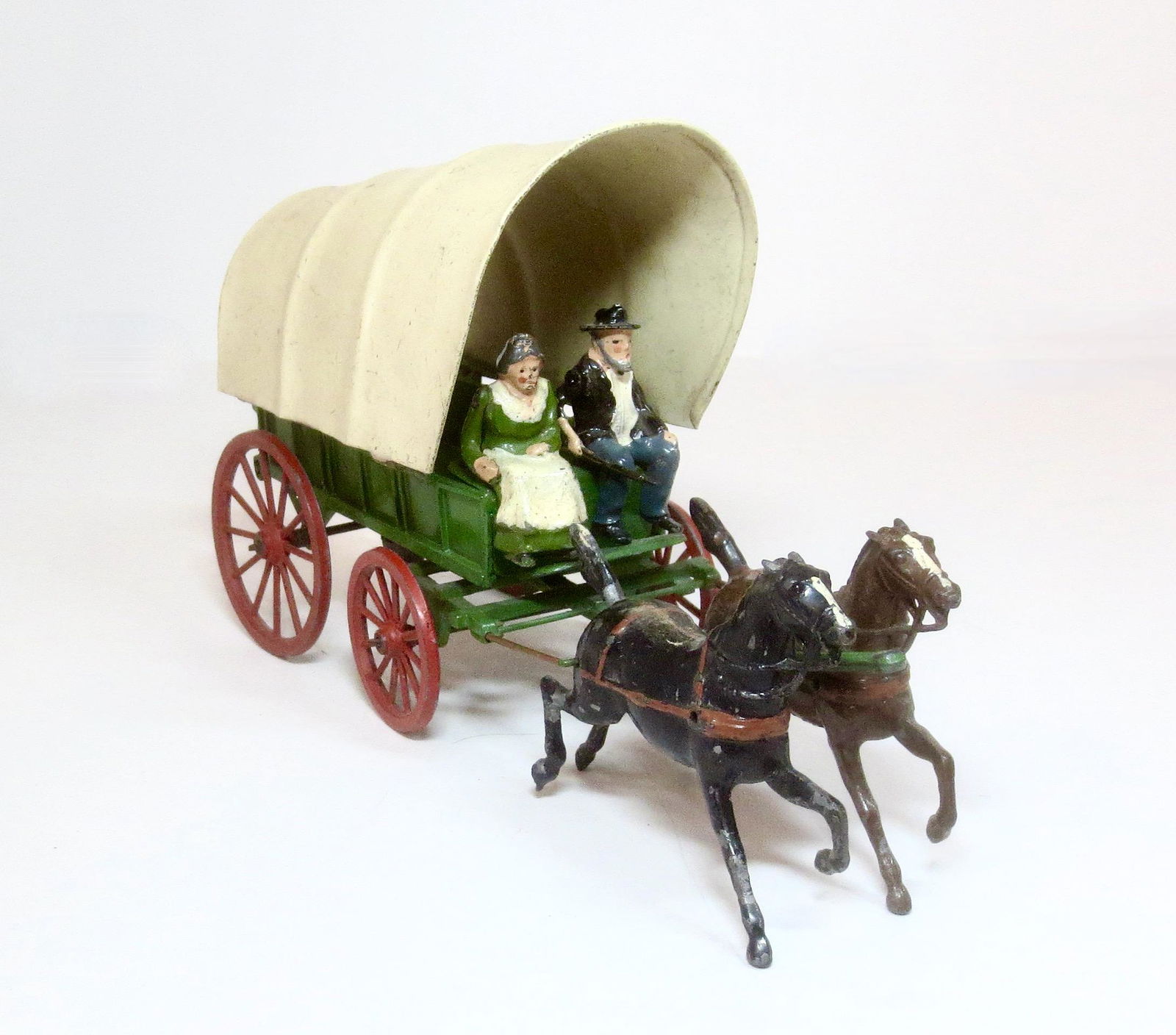 Britains #2042 Covered Wagon "Prairie Schooner" (1 of 2)