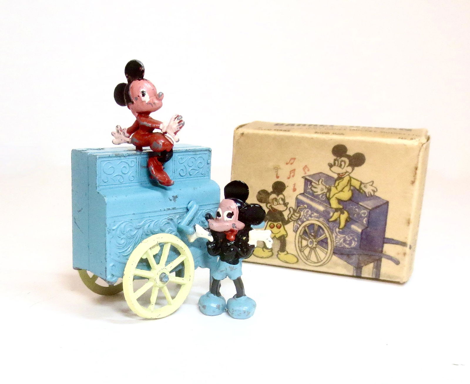 Salco Mickey & Minnie's Barrel Organ (1 of 2)