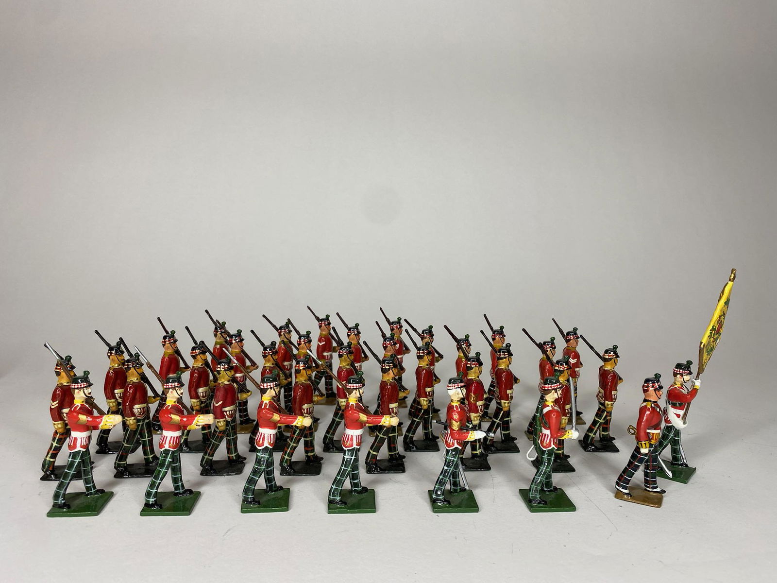 Britains Special Paint Cameronians Rifles (1 of 1)