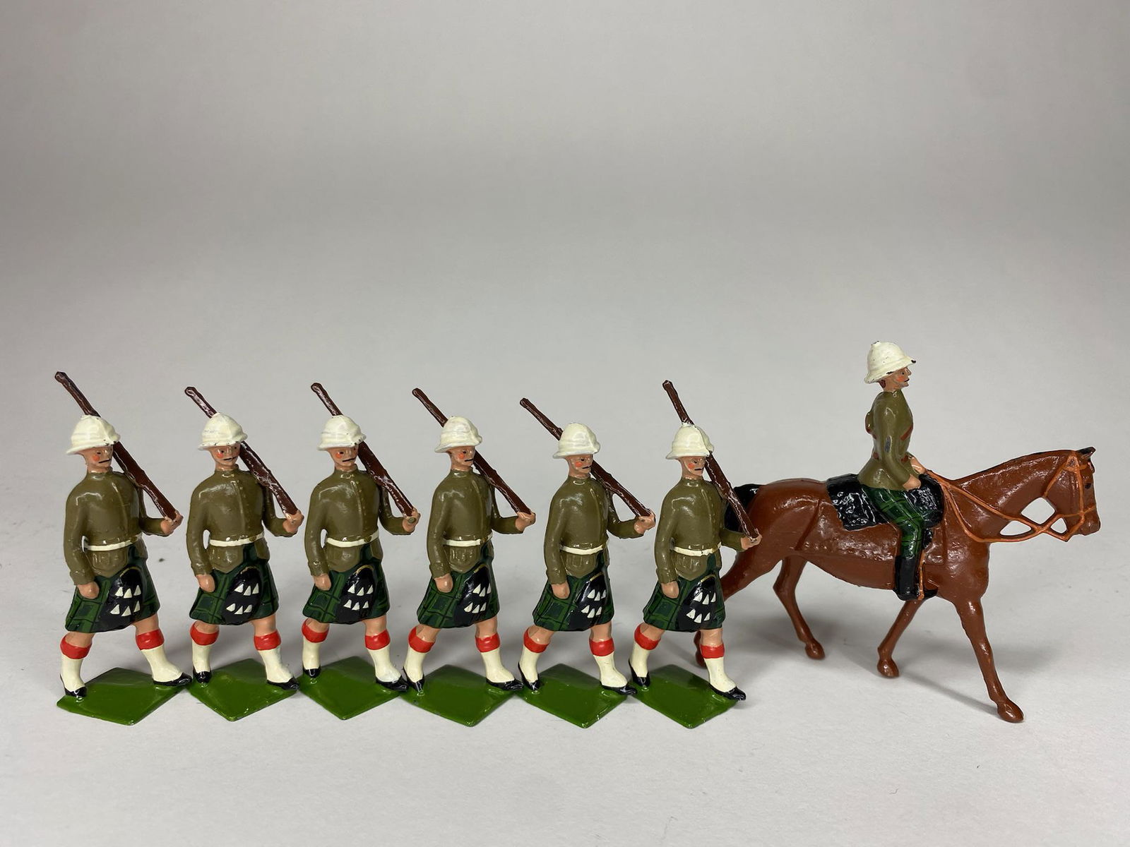 Britains Special Paint Highlanders (1 of 1)