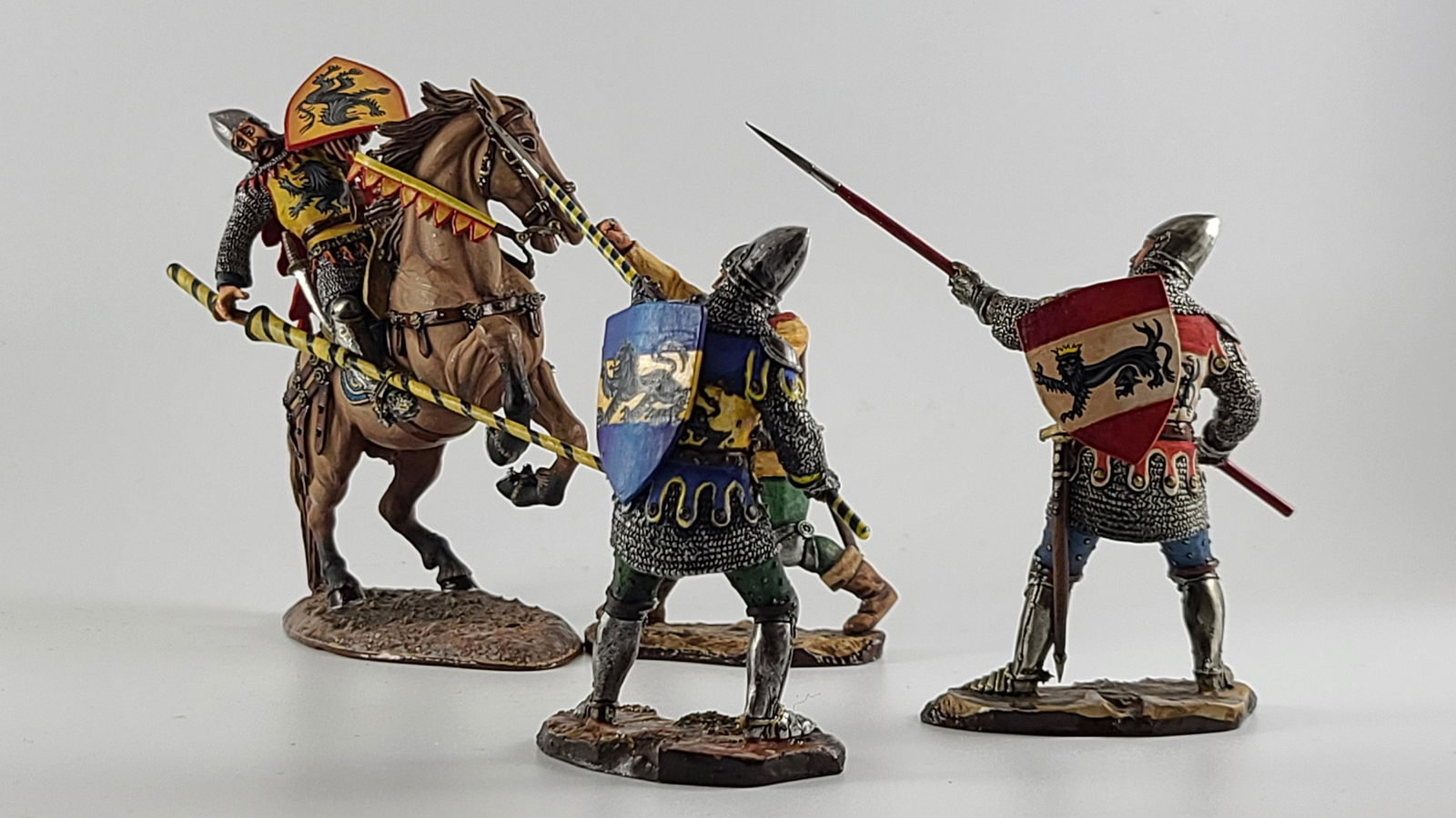 Granada St. Petersburg Knights in Battle Diorama (1 of 4)