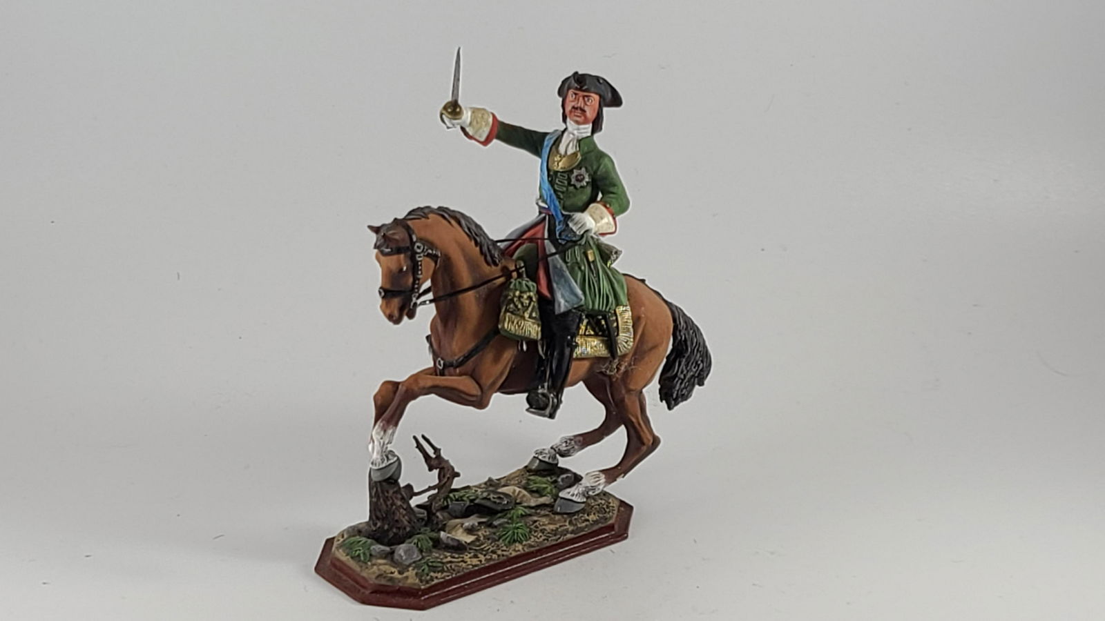 AeroArt St. Petersburg Collection #329: AeroArt Military Miniatures - The St. Petersburg Collection #329 - Peter the Great. Produced in 1997 with 57 pieces ever made. Near Mint, unboxed, 1 piece.