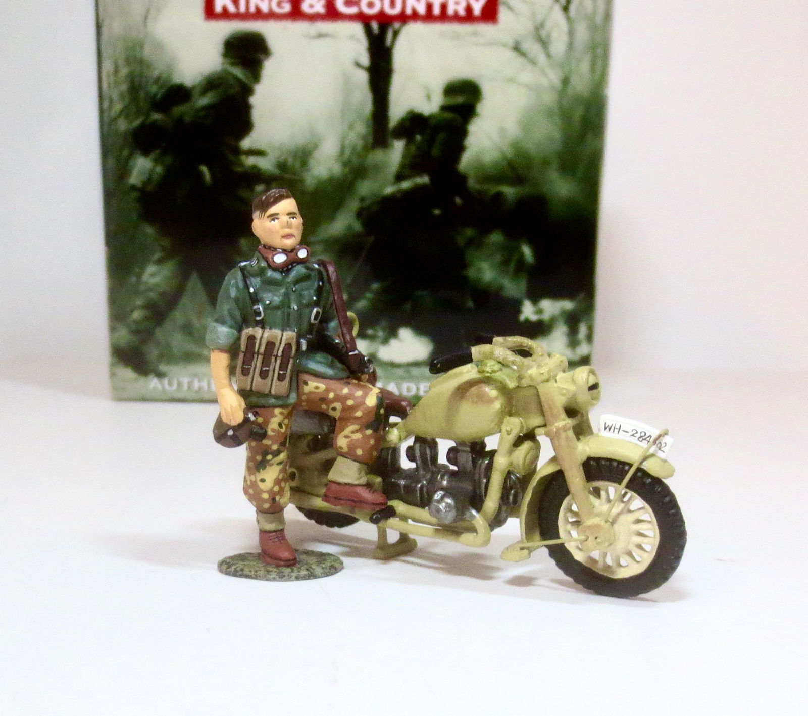 King & Country #WS007 Motorcycle Dispatch Rider (1 of 1)