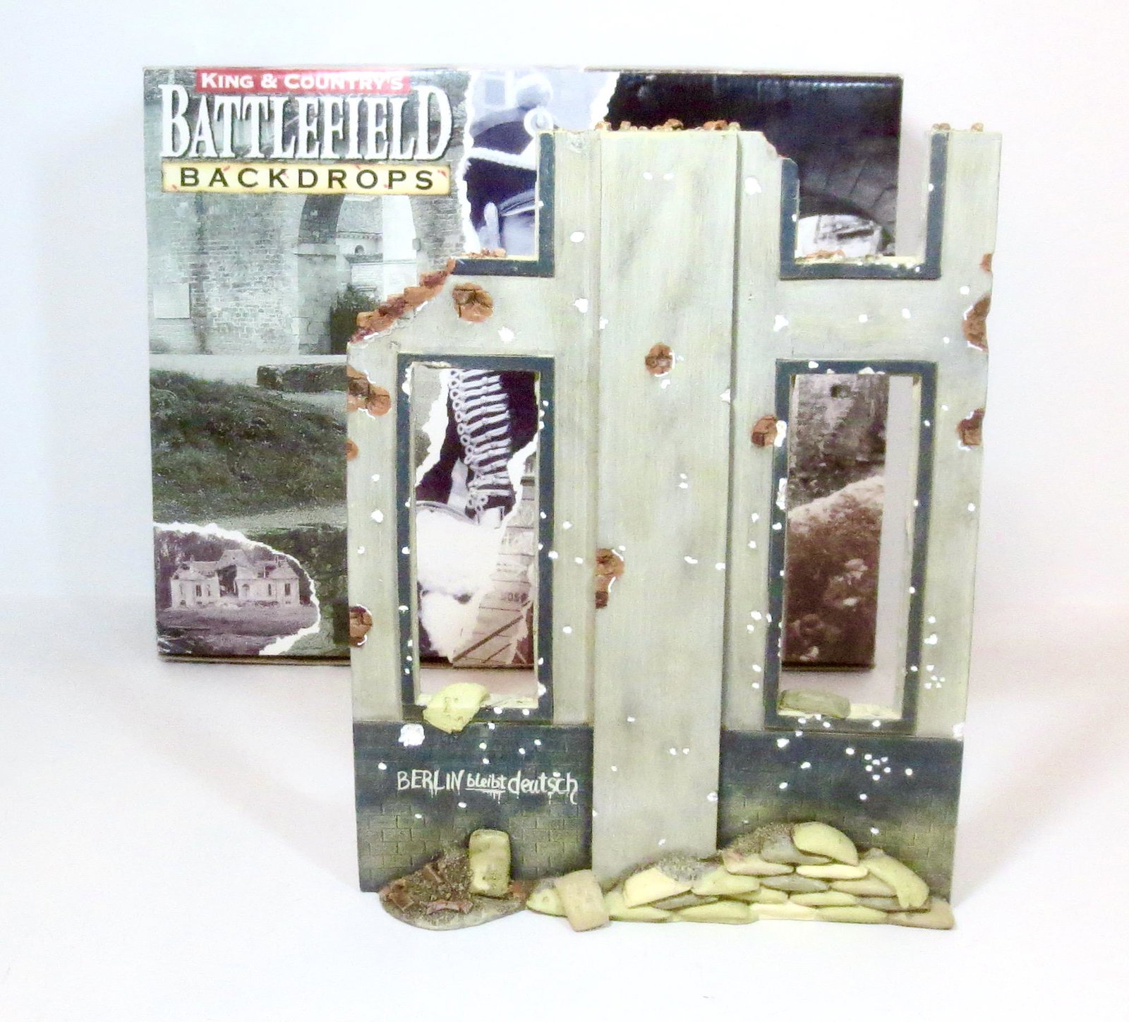 King & Country #SP16 Reich Chancellery Annex: Retired. Two Reich Chancellery windows stand forlornly open, framed by a battle scarred outer wall. 10.5" tall. Can be used to flank the chancellery gate or on it's own. Mint condition. Box excellent.