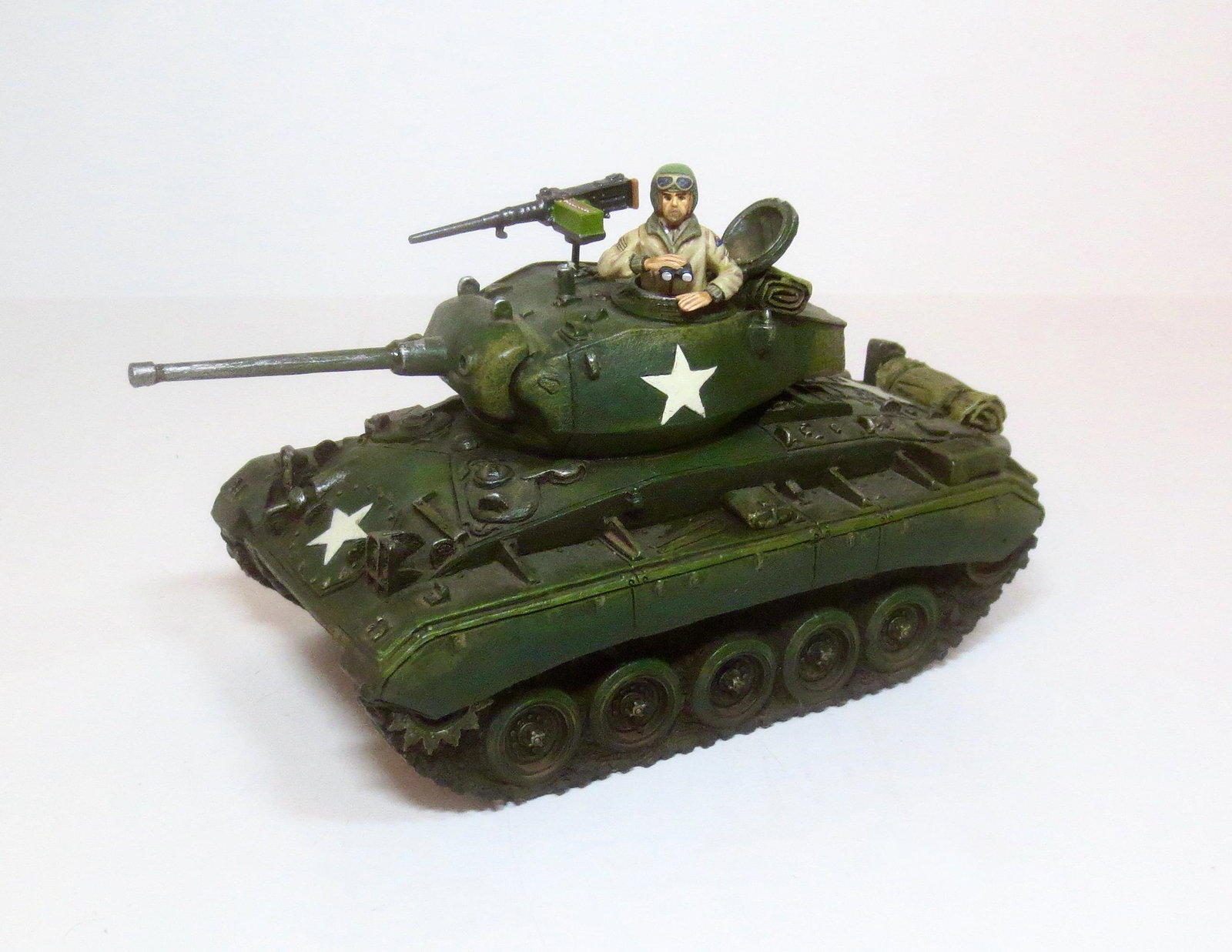 King & Country #DD019 US M24 Chaffee Tank: Retired set. 4 pieces. Excellent condition. Unboxed.