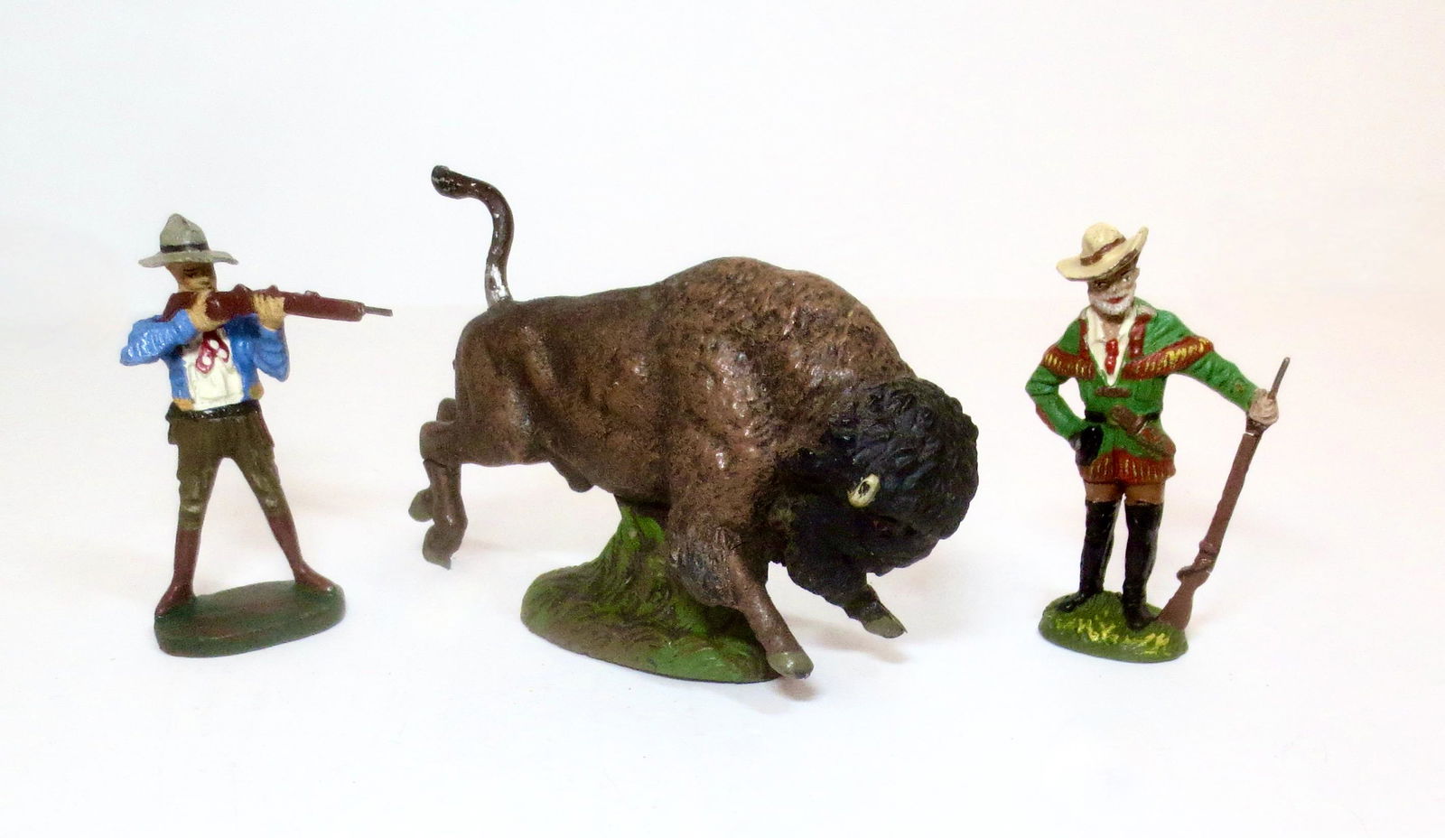 Elastolin Cowboys & Lineol Charging Buffalo (1 of 1)