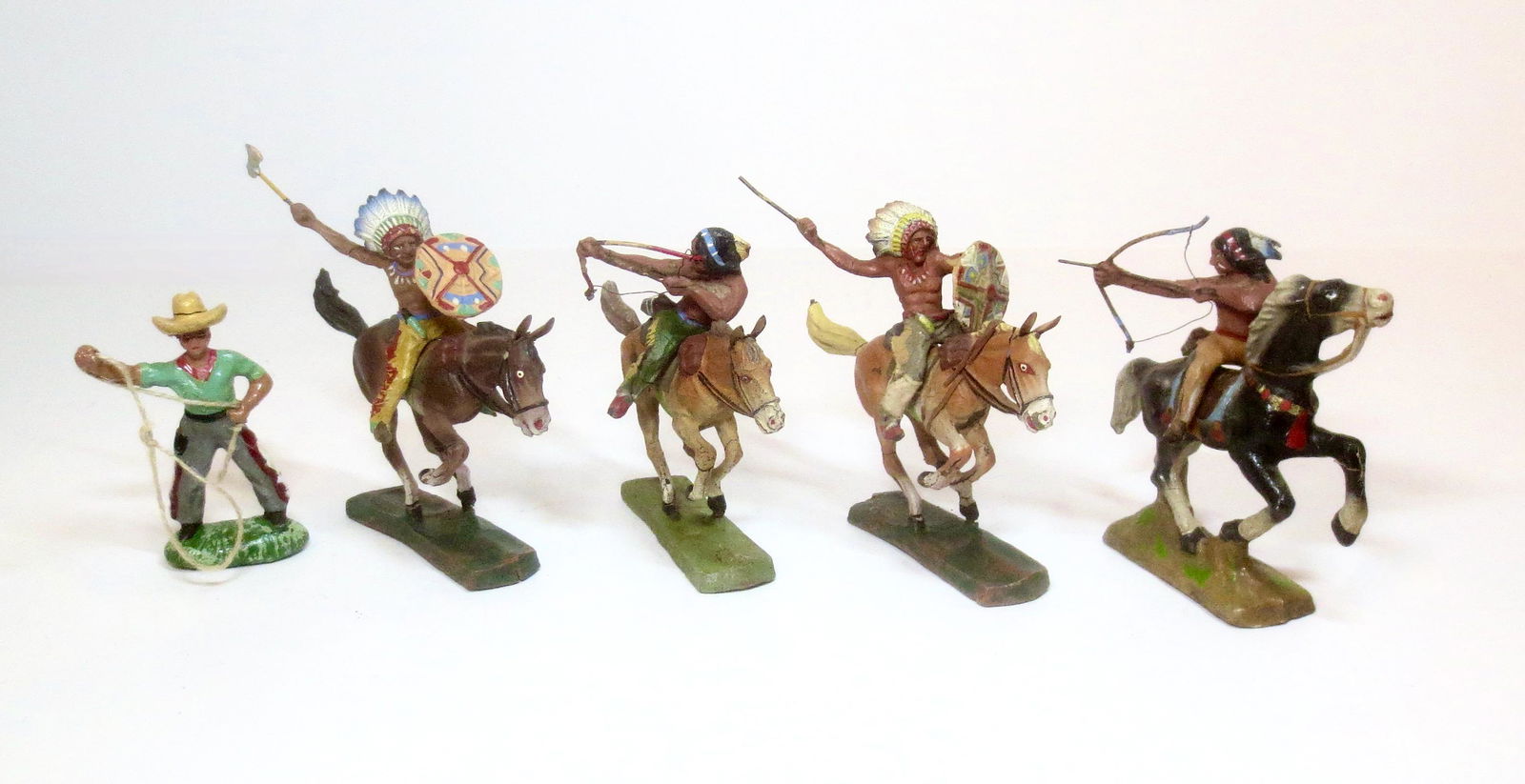 Assorted Composition Cowboys & Indians (1 of 1)
