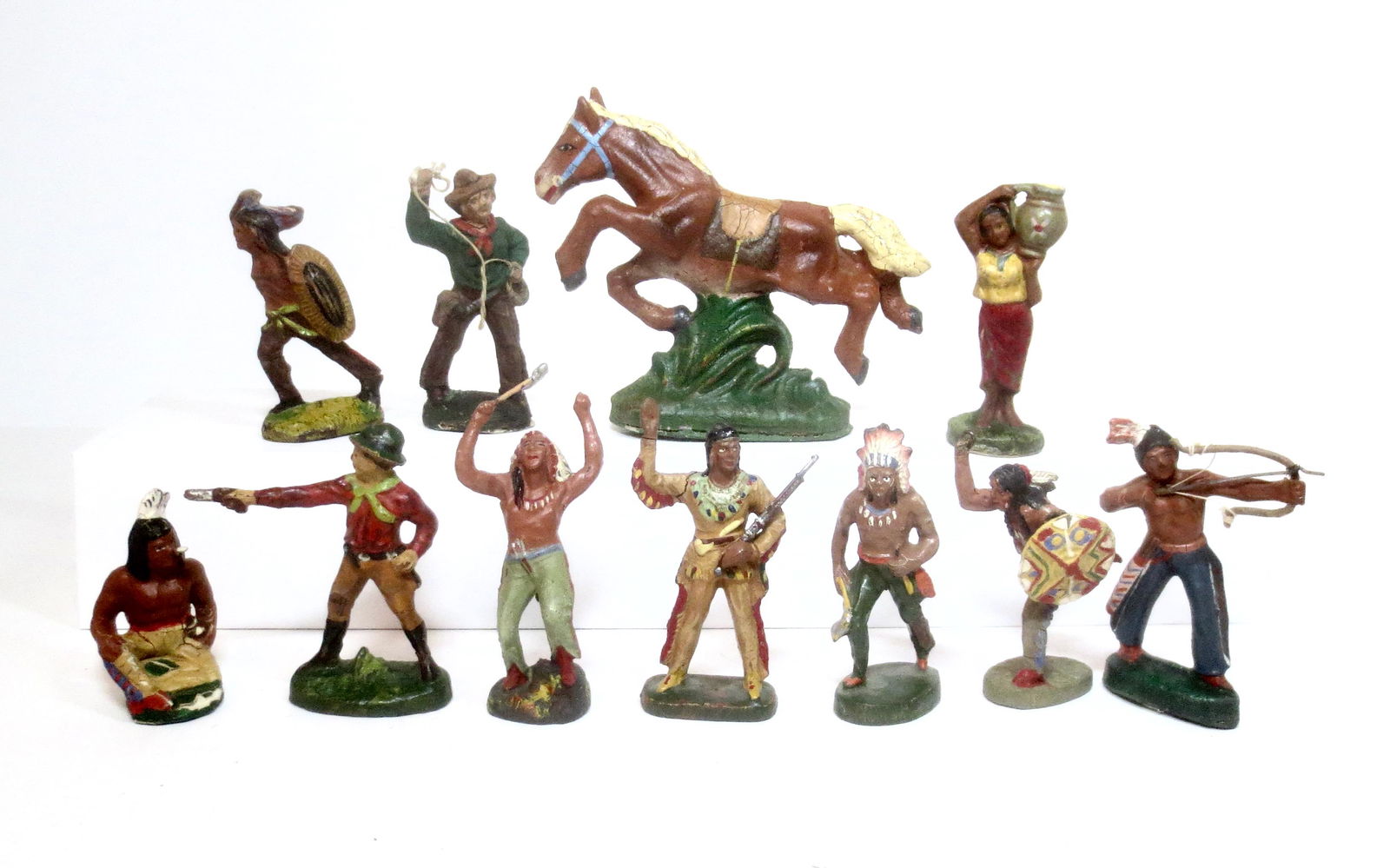 Assorted Composition Cowboys & Indians (1 of 1)