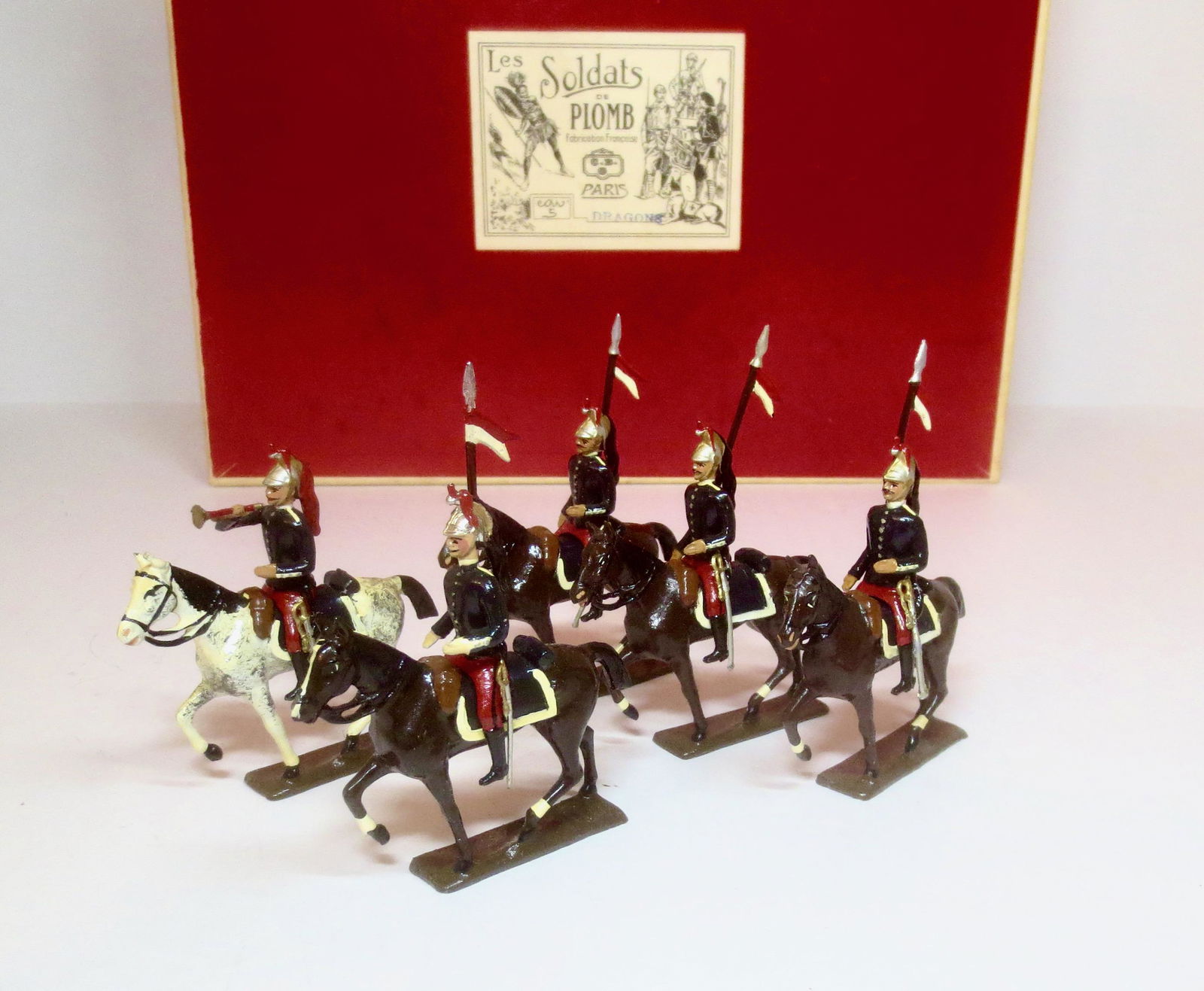 Mignot Dragons: 5 pieces. Mint to near mint condition. Box very good.