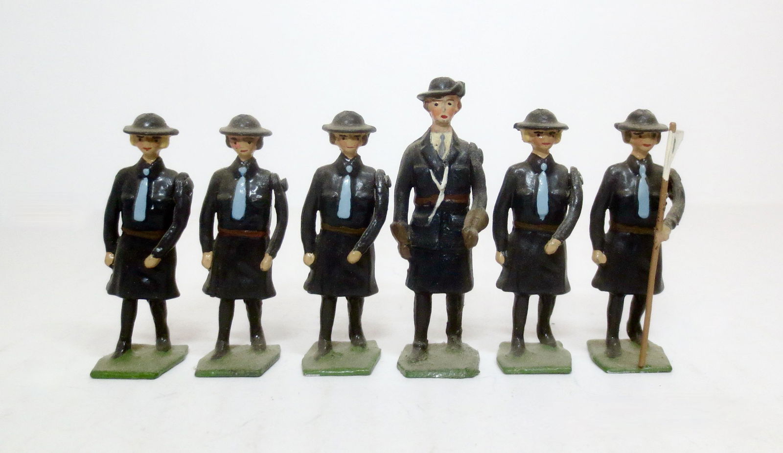 Britains Girl Guides & Mistress (1 of 1)