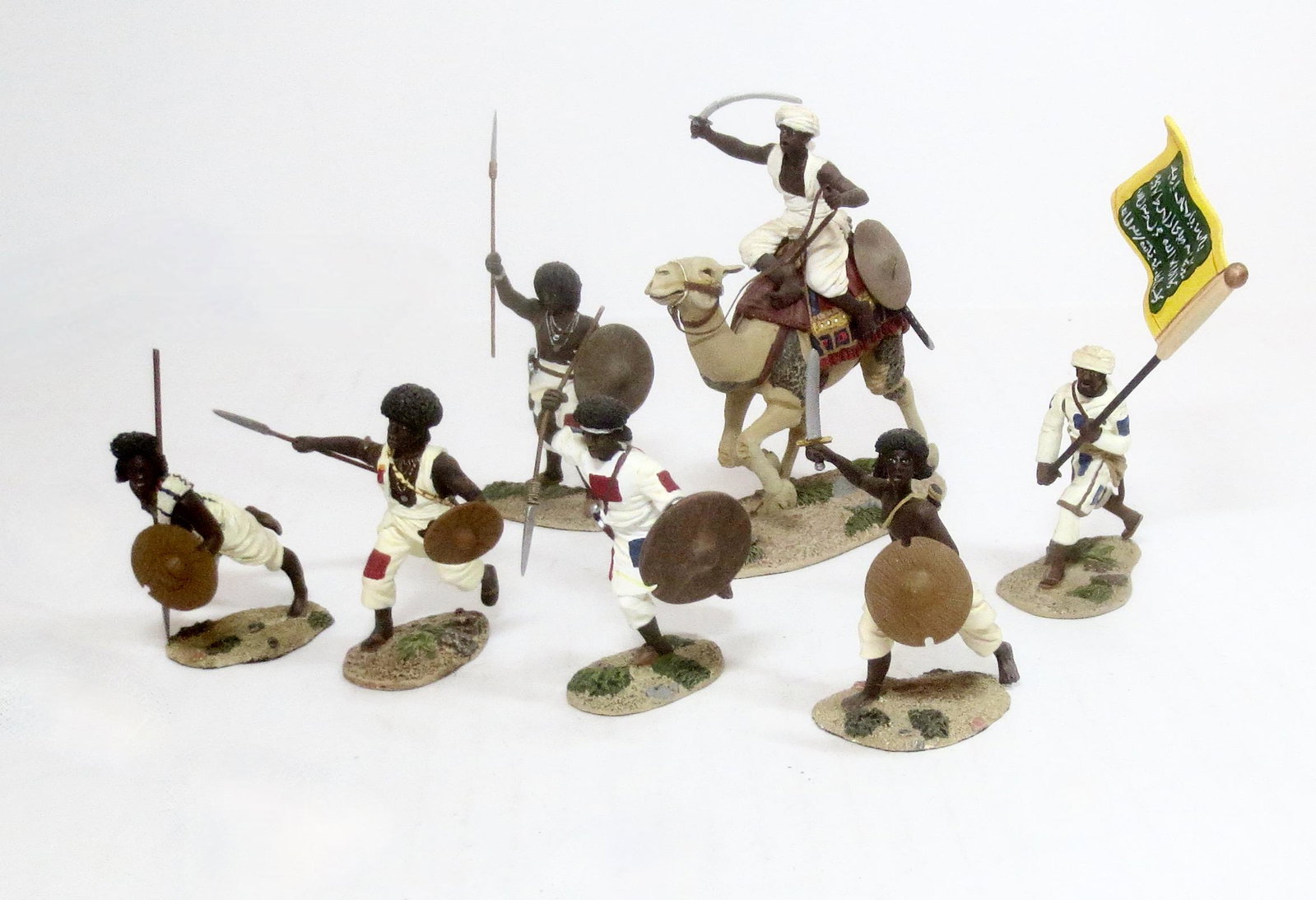 Britains Maori Warriors Mounted & On Foot: 7 pieces. Near mint condition. Unboxed.