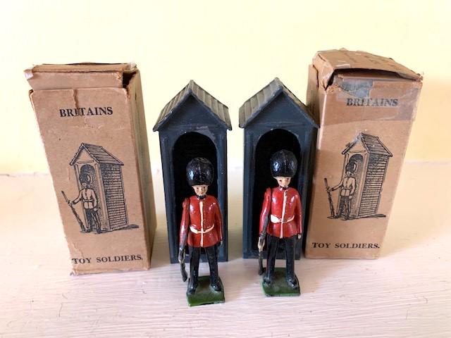 Britains - #329 - Sentry in Guard House (1 of 1)