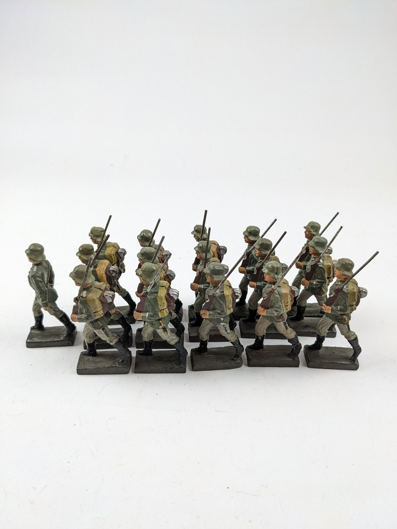 Lineol Germans Marching 7.5 cm (1 of 1)