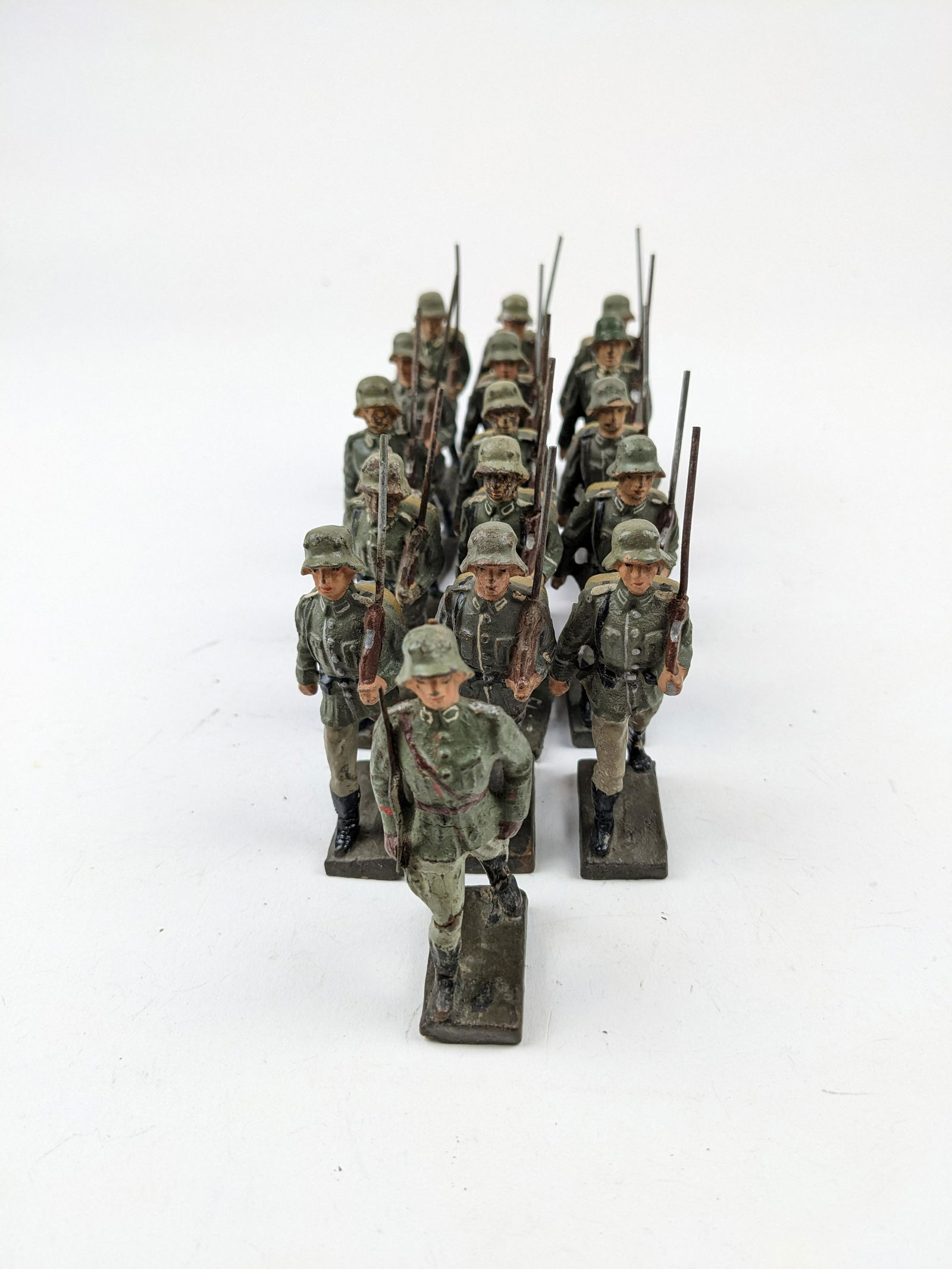 Lineol Germans Marching 7.5 cm (1 of 1)