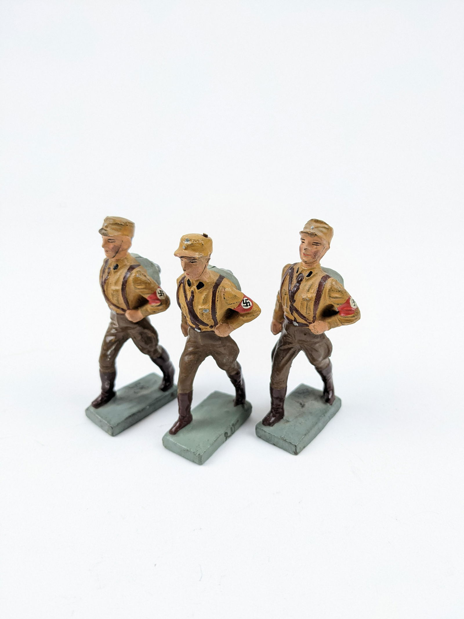 Lineol German SA Marching With Backpacks 7.5cm (1 of 1)