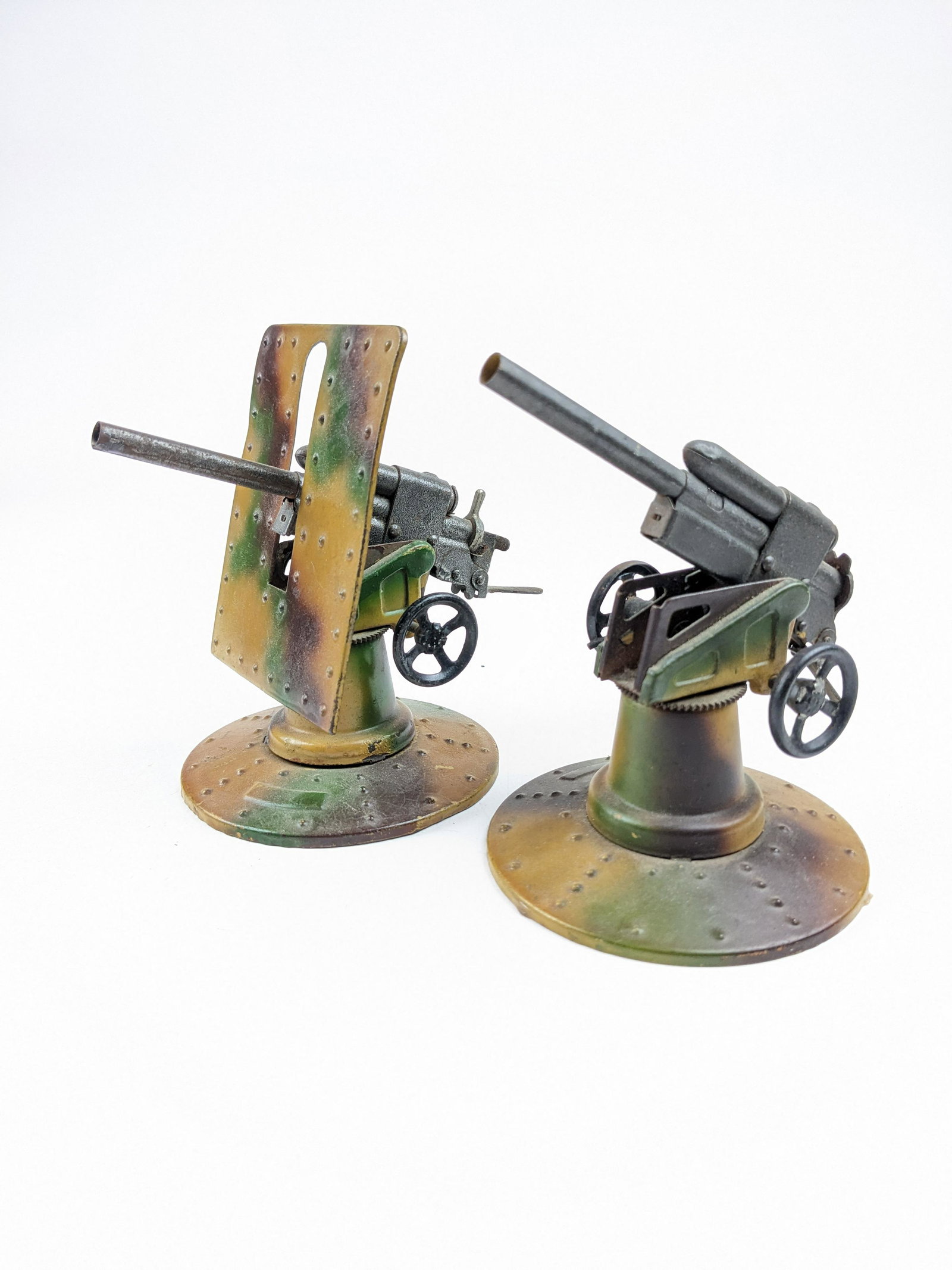 Lineol Coastal Guns 3x5 Camo: 2 Pieces Condition Very Good (Missing 1 Shield)