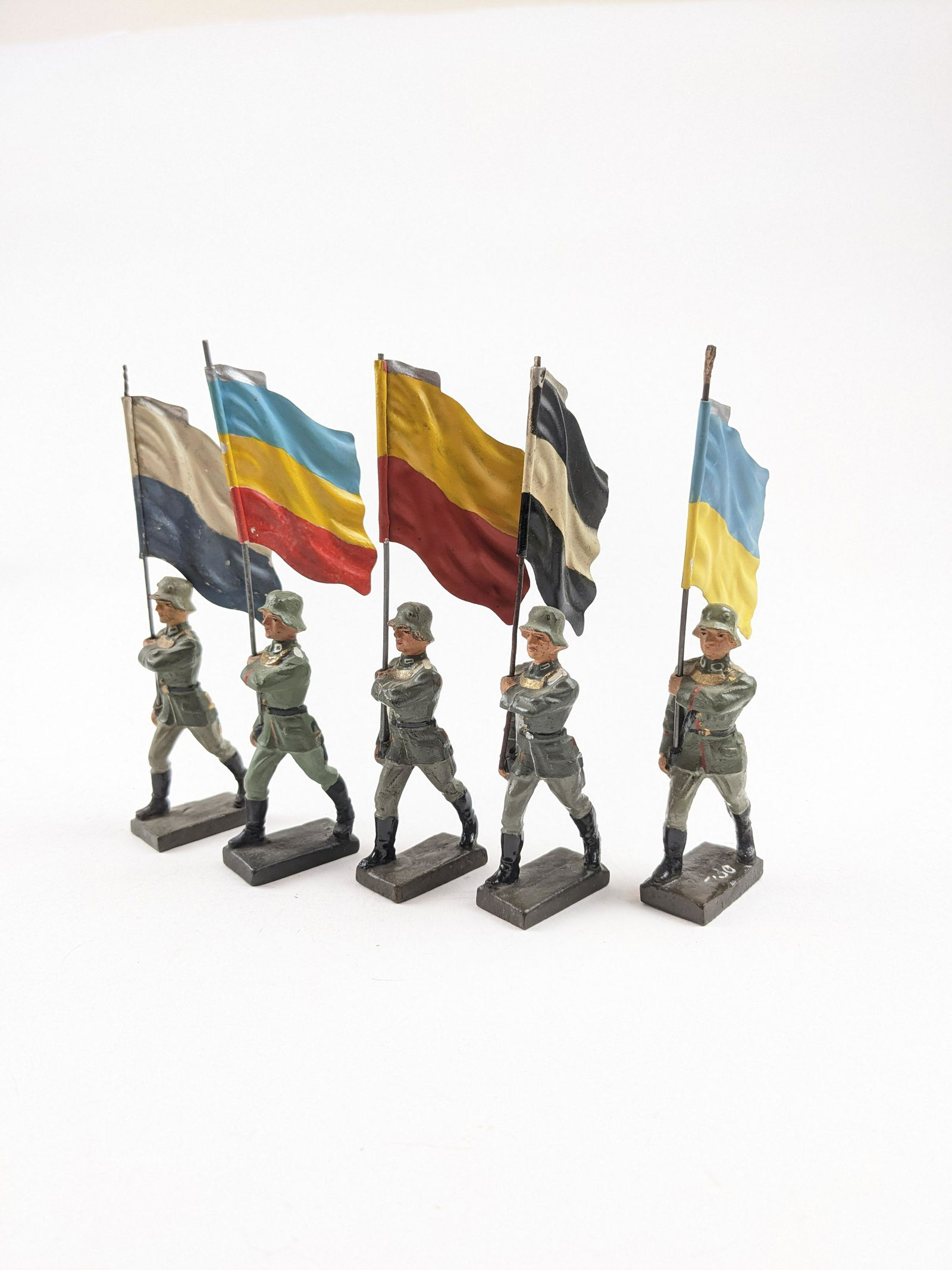 Lineol Flag bearers Different Countries (1 of 1)