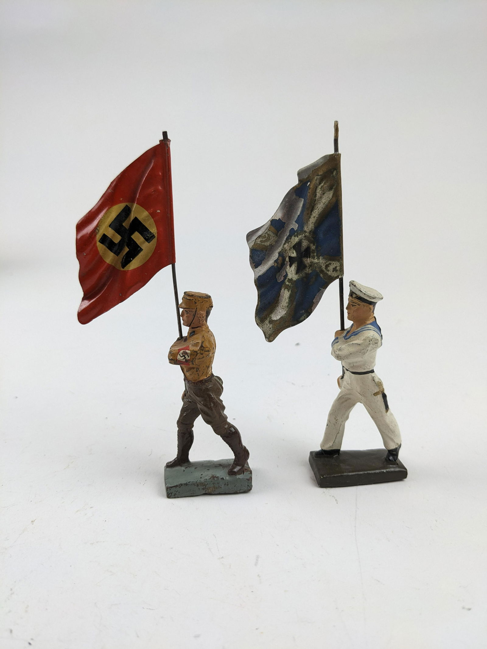 Lineol German SA & Sailor Flag-bearers (1 of 1)