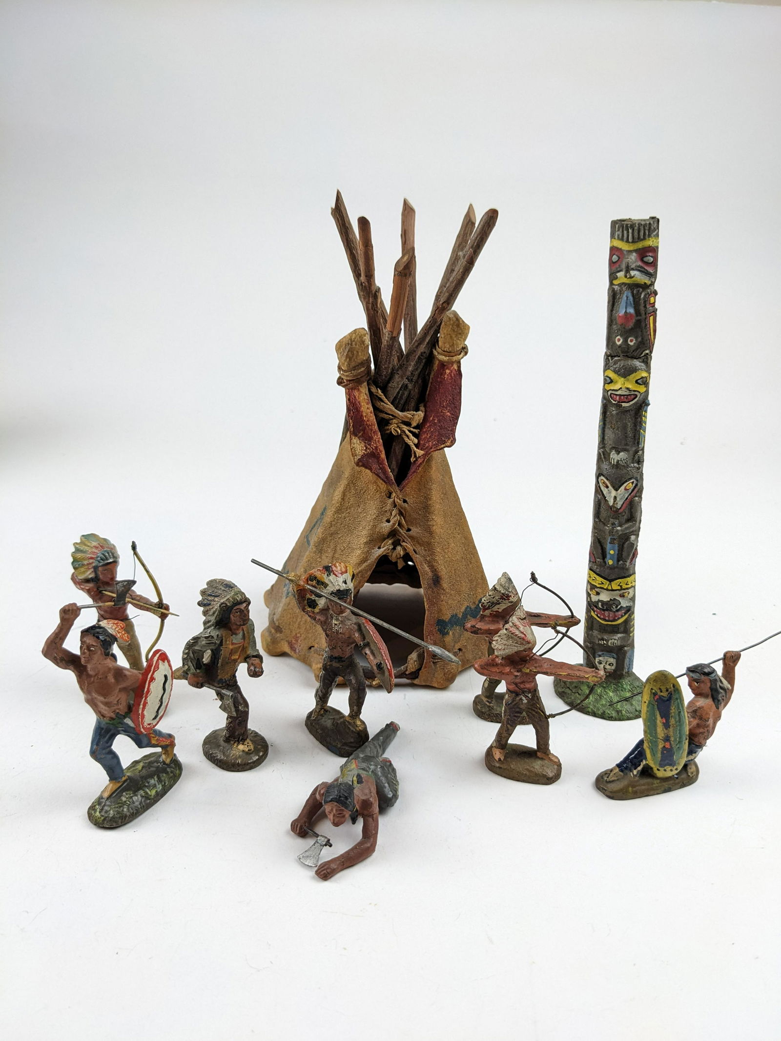 Elastolin Indians (1 of 1)